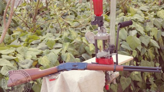Heti akció! Uberti 1873 Winchester ajándék lőszertöltő készlettel